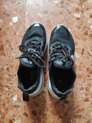Zapatillas Nike react con cámara aire de segunda mano por 40 EUR en  Zaragoza en WALLAPOP