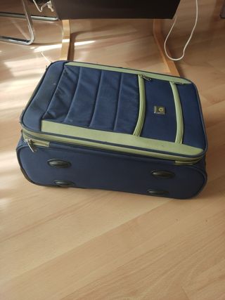 Maleta cabina Ryanair Vueling easyJet 10 euros de segunda mano por 10 EUR  en Barcelona en WALLAPOP