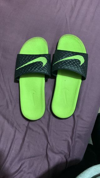 Chanclas Nike de segunda mano en Madrid en WALLAPOP