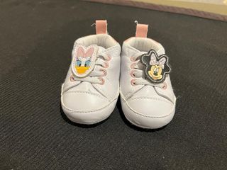 Zapatillas bebe, talla 16 de segunda mano por 3 EUR en Melilla en WALLAPOP