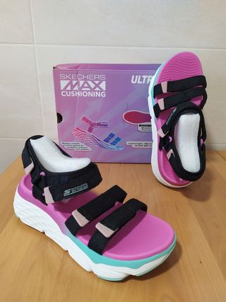 Sandalia Skechers Cuña Talla 38 de segunda mano por 35 EUR en Vigo en  WALLAPOP