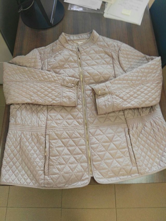 PRECIOSA CHAQUETA, CAZADORA SEÑORA ENTRETIEMPO