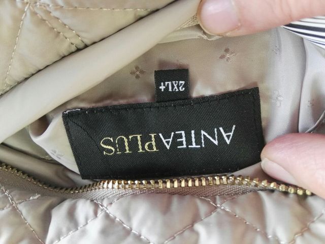 PRECIOSA CHAQUETA, CAZADORA SEÑORA ENTRETIEMPO