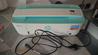 Impresora HP DeskJet 3730 azul de segunda mano por 15 EUR en L\\'Hospitalet  de Llobregat en WALLAPOP