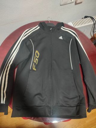 Chaqueta Adidas F50 de segunda mano por 15 EUR en Elda en WALLAPOP