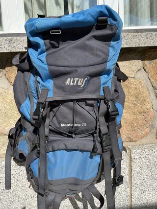 Mochila Altus de segunda mano por 80 EUR en Móstoles en WALLAPOP