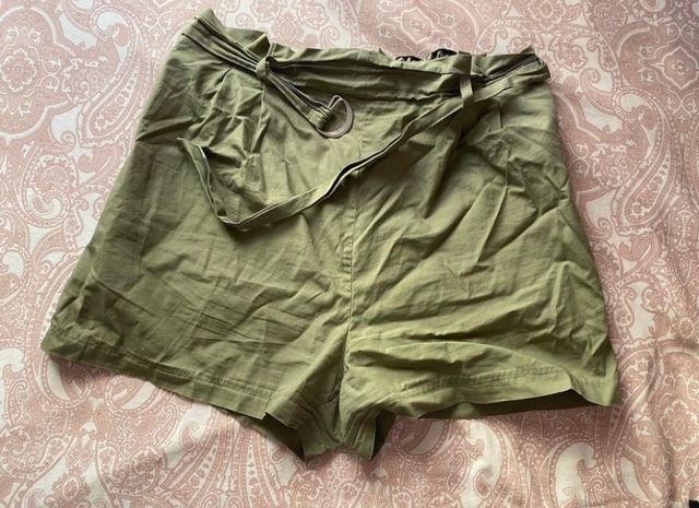 Short ZARA verde