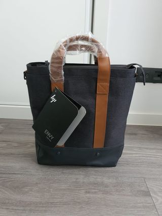 Bolso Maletín Portatil de segunda mano por 30 EUR en Rivas-Vaciamadrid en  WALLAPOP