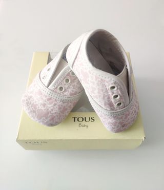 Zapatillas bebe niña Tous ,N 17 de segunda mano por 15 EUR en Casas-Ibañez  en WALLAPOP