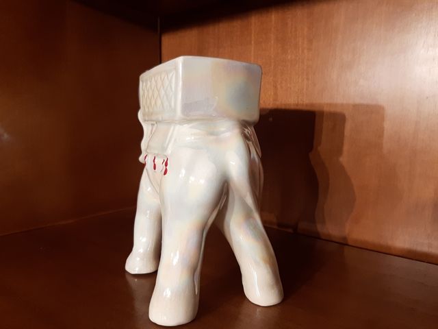 Elefante cerámica Manises