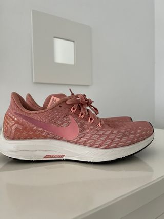 Playeras Nike zoom de segunda mano por 8 EUR en Las Palmas de Gran Canaria  en WALLAPOP