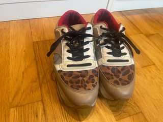 Zapatillas plataforma zara de segunda mano por 10 EUR en Santurtzi en  WALLAPOP