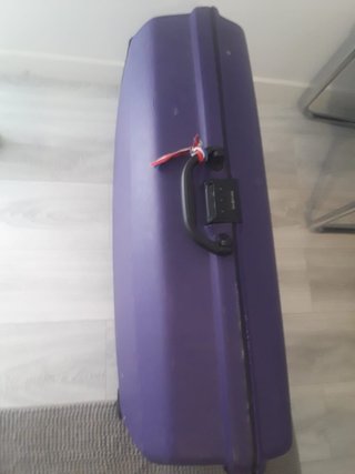 Maleta morada samsonite de segunda mano por 25 EUR en Madrid en WALLAPOP