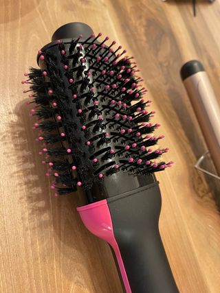 Cepillo secador REVLON y rizador de pelo ABODY de segunda mano por 55 EUR  en Las Rozas de Madrid en WALLAPOP