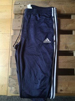 Adidas VINTAGE PANTALON CHANDAL de segunda mano por 10 EUR en Jerez de la  Frontera en WALLAPOP