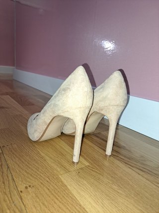 Tacones rosa palo Mango de segunda mano por 10 EUR en Molino de La Hoz en  WALLAPOP
