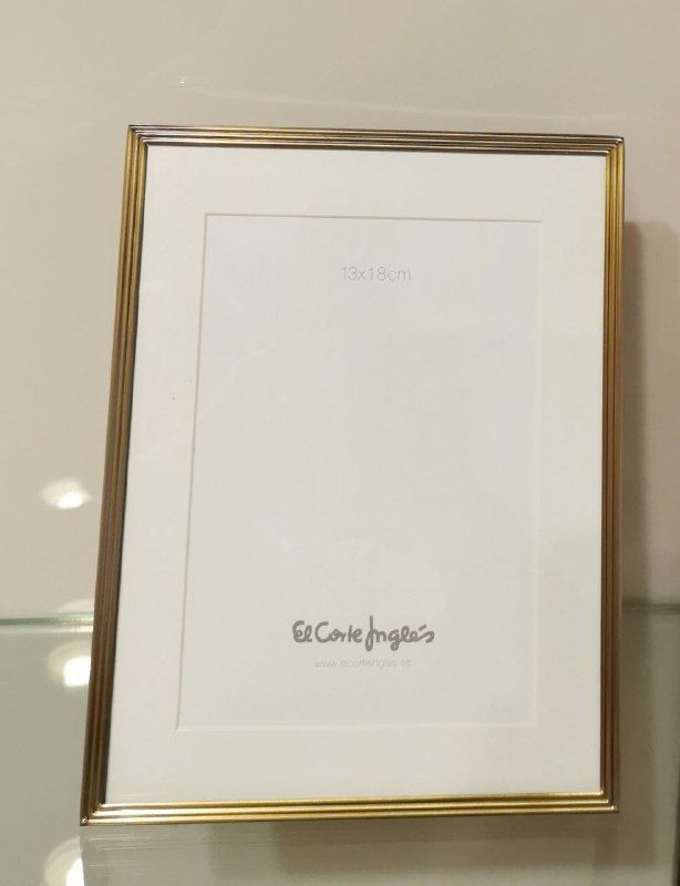 MARCO METAL DORADO