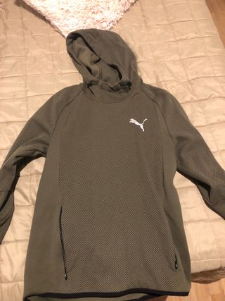 Sudadera Puma talla S de segunda mano por 15 EUR en Alcalá de Henares en  WALLAPOP