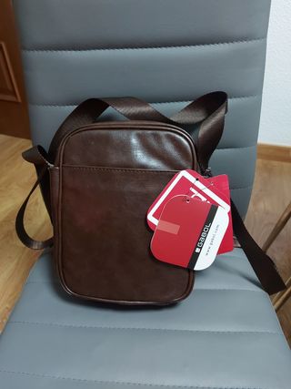 Bolso mariconera de hombre de piel de segunda mano por 25 EUR en Elche en  WALLAPOP