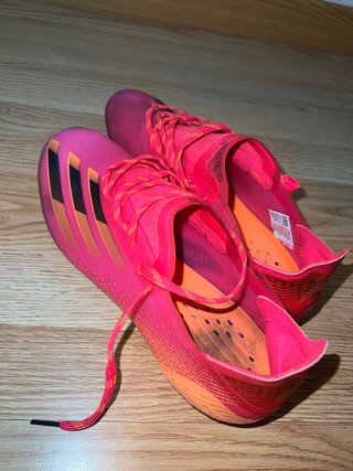 Botas Adidas originales de segunda mano por 70 EUR en Barcelona en WALLAPOP