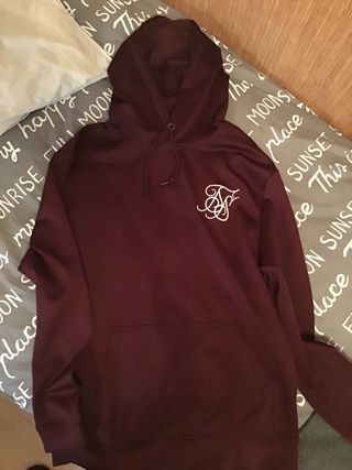 Sudadera SikSilk granate con capucha de segunda mano por 10 EUR en Zaragoza  en WALLAPOP