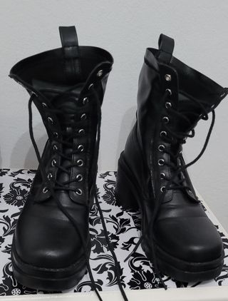 Botines de Bosanova de segunda mano por 15 EUR en Barcelona en WALLAPOP