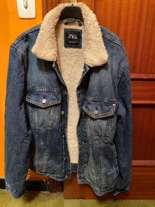 Chaqueta de Borrego Zara para Hombre de segunda mano por 8 EUR en Barcelona  en WALLAPOP