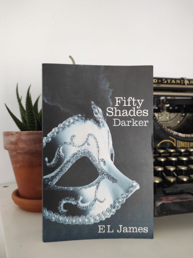 Fifty shades darker book