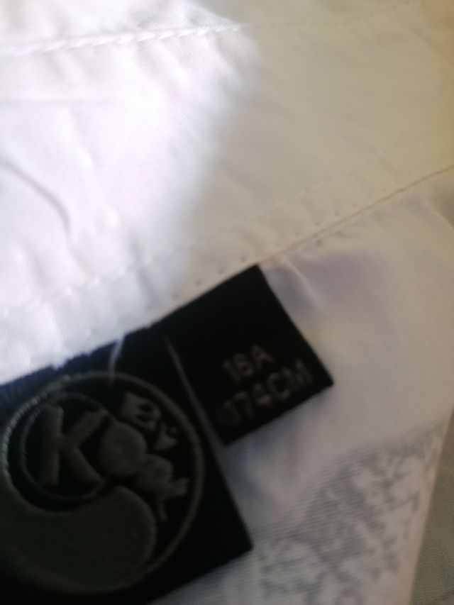 camisa blanca logo craneo talla 16A