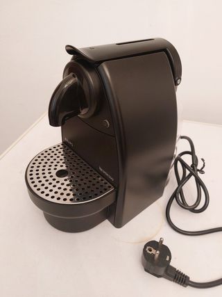 Cafetera nespresso Krups de segunda mano por 30 EUR en Sevilla en WALLAPOP