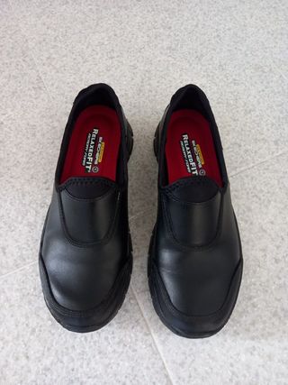 Zapatos catering\\/camarera de segunda mano por 60 EUR en Marbella en  WALLAPOP