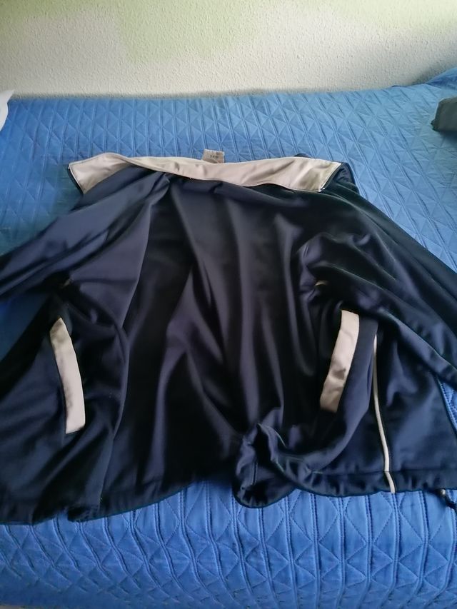 sudadera oscura talla L