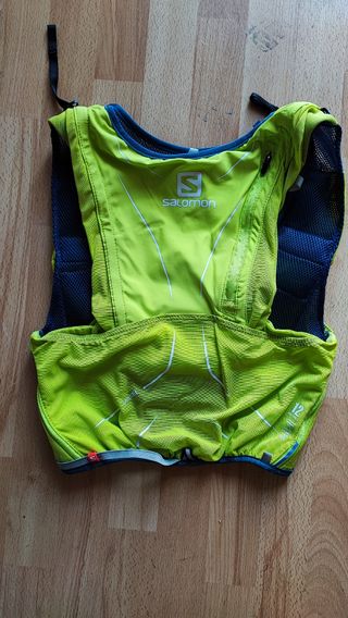 Mochila Trail Running Salomon 12 litros de segunda mano por 45 EUR en Sant  Boi de Llobregat en WALLAPOP