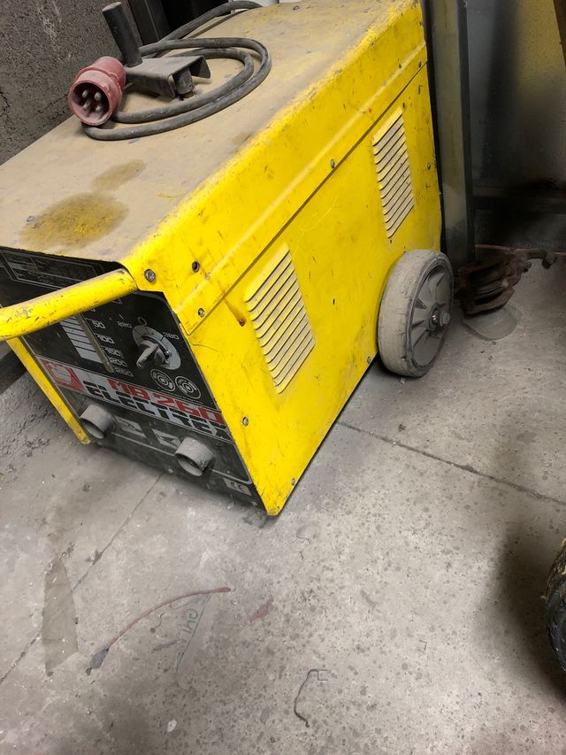 MAQUINA DE SOlDAR MB260 ELECTREX 220-380v