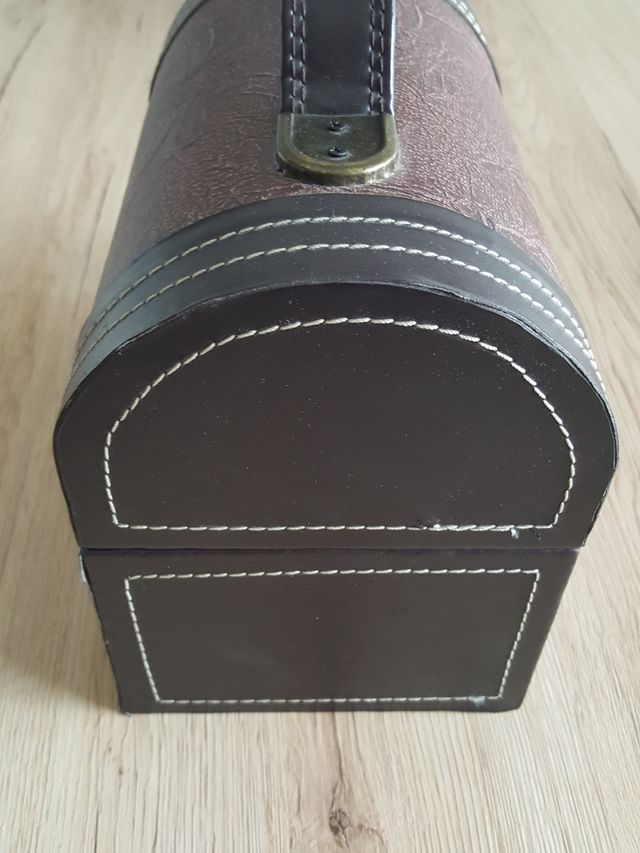 Pequeño baul decorativo