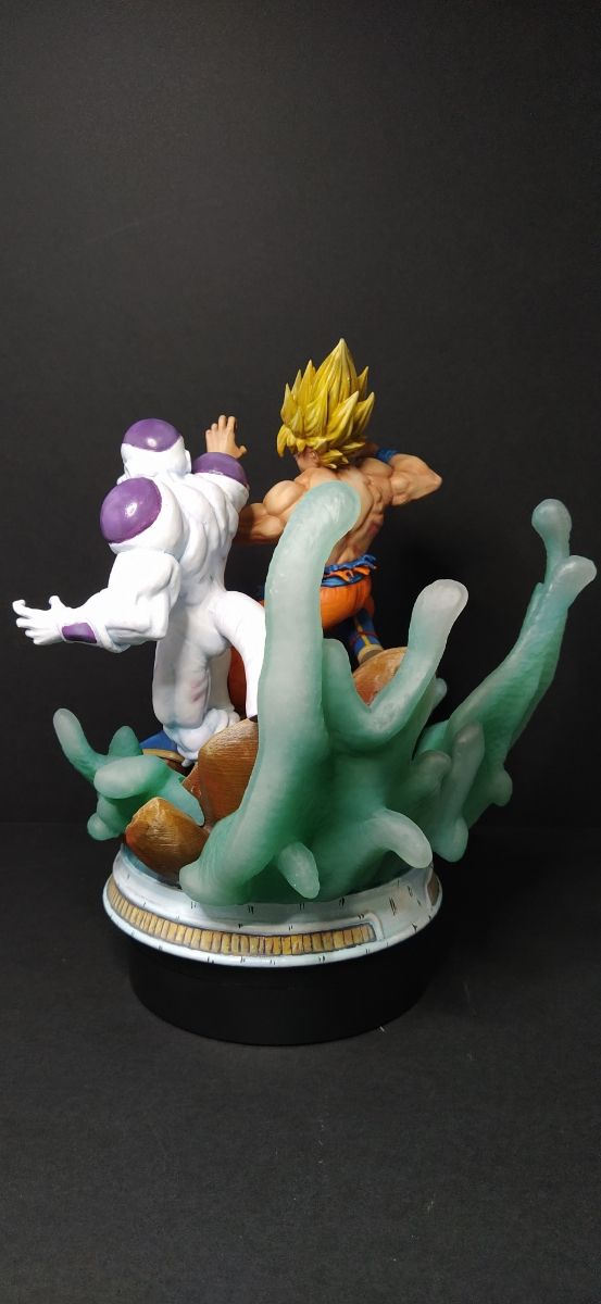 Diorama batalla dragon ball Z Goku Vs Freezer