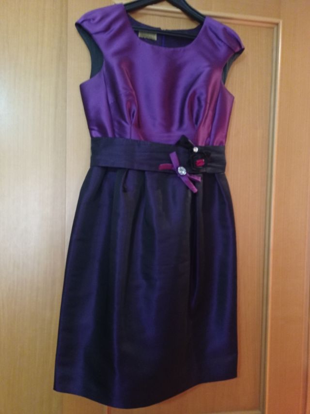 conjunto de ceremonia, vestido y abriguito fino.