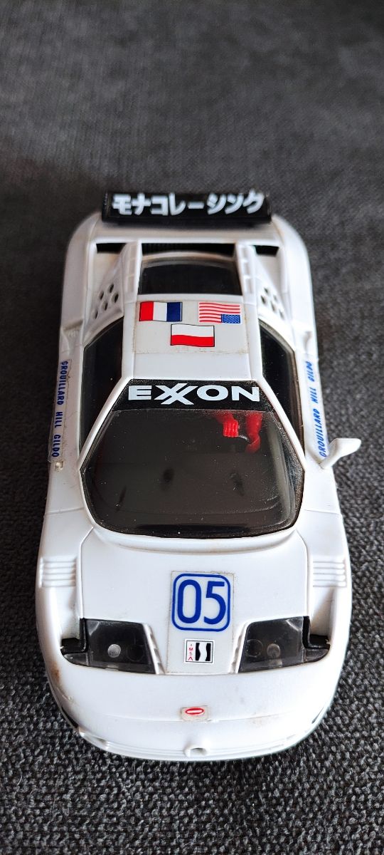Scalextric Bugatti EB 110 LM