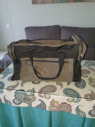 Maleta del ejercito de tierra de segunda mano por 27 EUR en Sevilla en  WALLAPOP