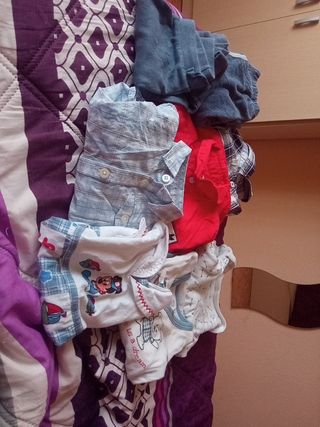 Ropa bebé de segunda mano por 15 EUR en San Miguel de Salinas en WALLAPOP