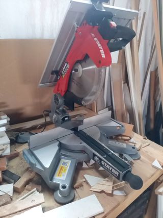 Ingletadora mesa suoerio de segunda mano por 250 EUR en Ávila en WALLAPOP
