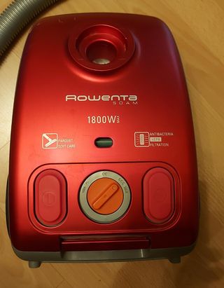 Aspiradora Rowenta 1800w Precio negociable de segunda mano por 40 EUR en  Pinto en WALLAPOP