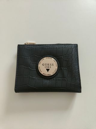 Cartera Guess negra de segunda mano por 29 EUR en Santurtzi en WALLAPOP