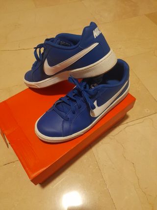 Zapatillas Nike de segunda mano por 15 EUR en Playa Puebla de Farnals en  WALLAPOP