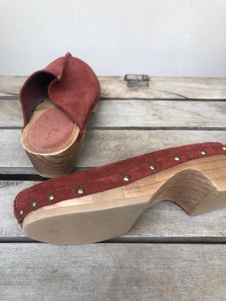 Zuecos Zara Home de segunda mano por 15 EUR en Barcelona en WALLAPOP