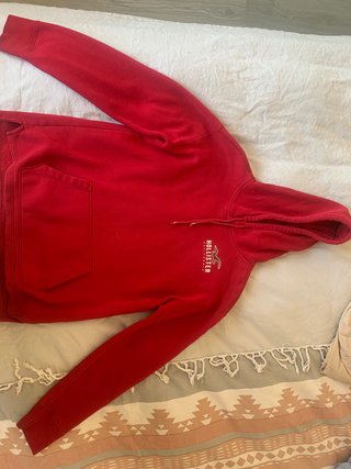 Sudadera Roja Hollister de segunda mano por 25 EUR en Terrassa en WALLAPOP