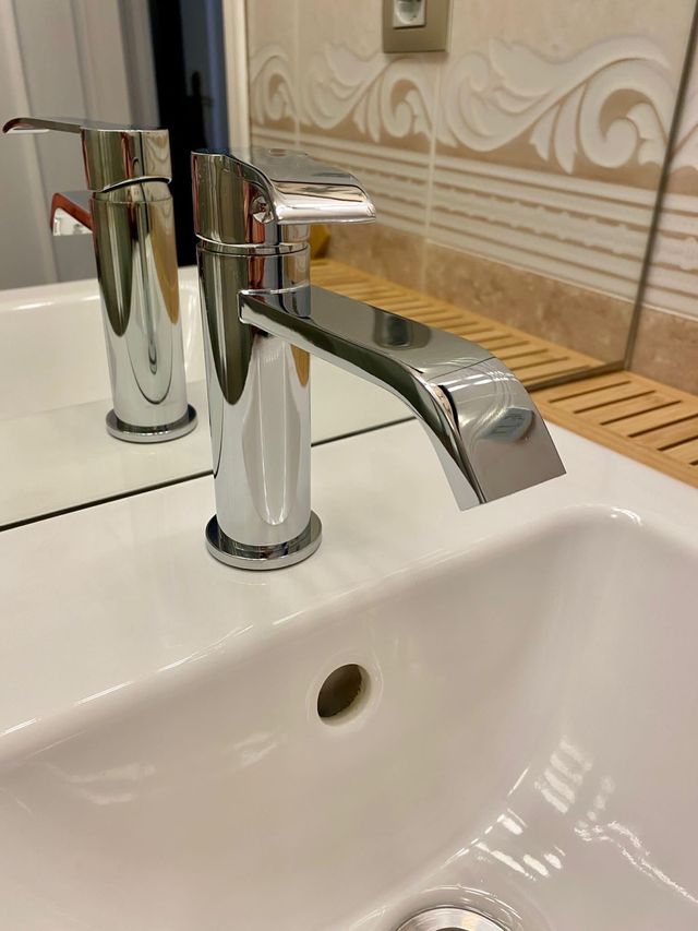 Armario lavabo+1prta+Grifo, efecto roble/blanco