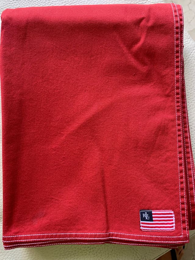 Mantel a estrenar de Ralph Laurent