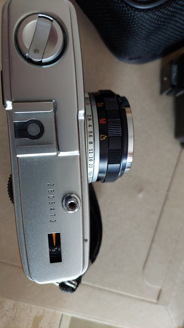 camara OLIMPUS de fotografia de  años 70