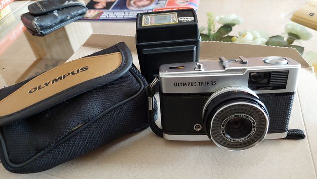 camara OLIMPUS de fotografia de  años 70